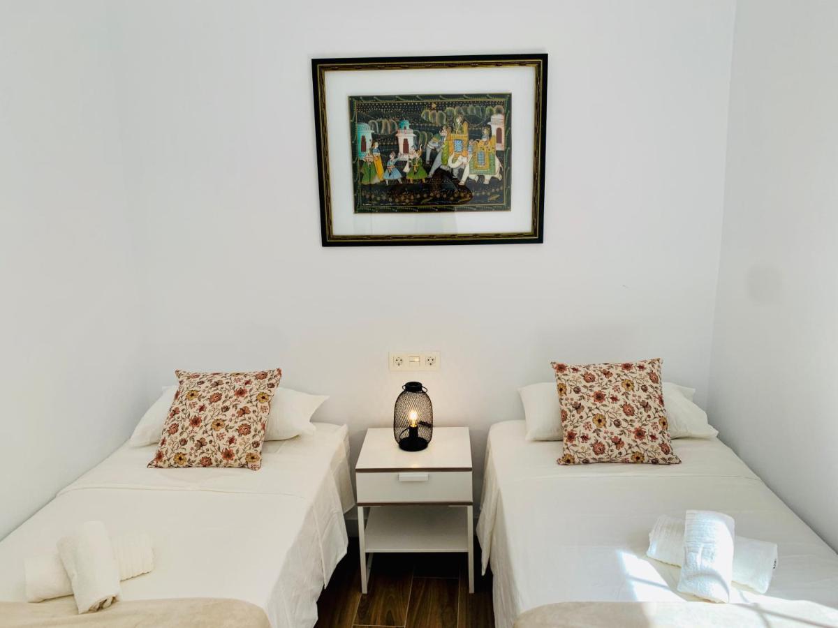 Homely Málaga Luxury Atarazanas Exterior foto