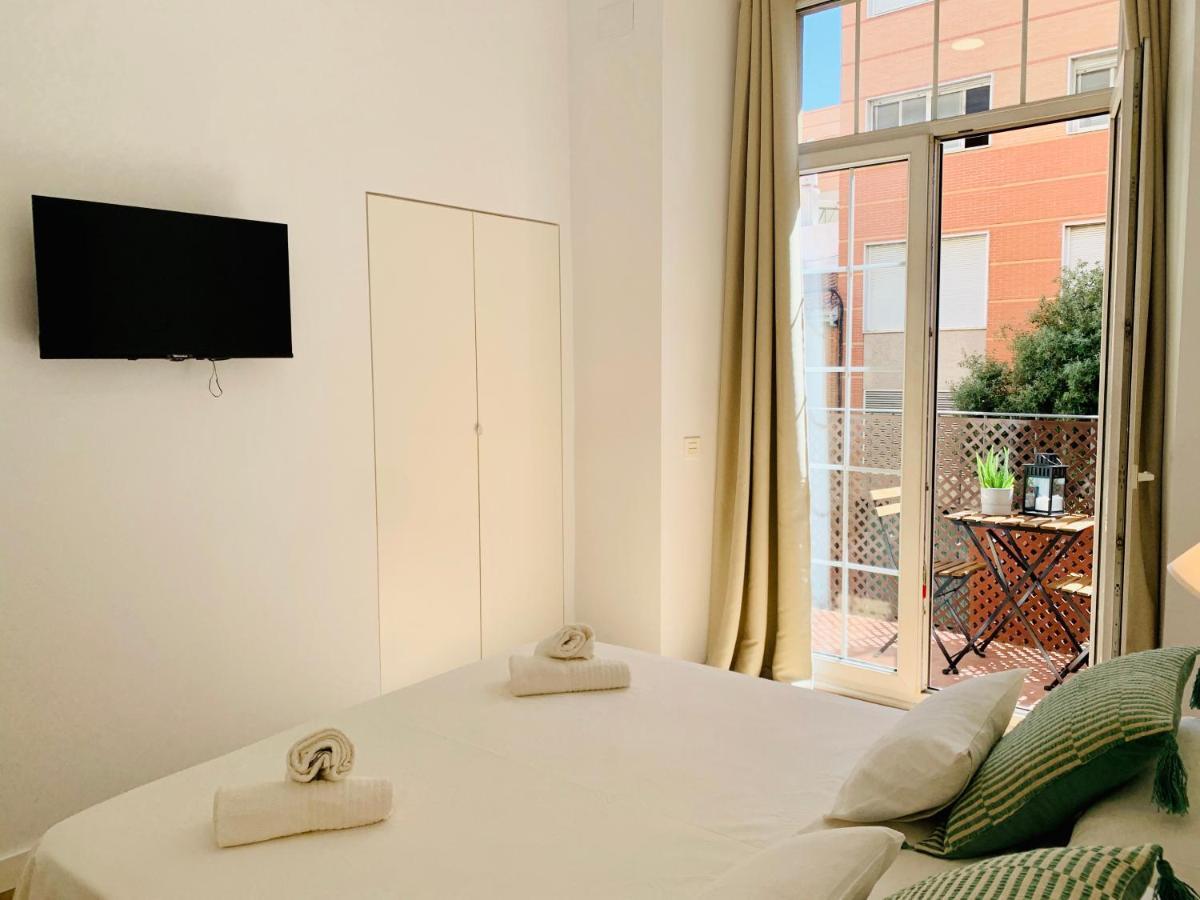 Homely Málaga Luxury Atarazanas Exterior foto