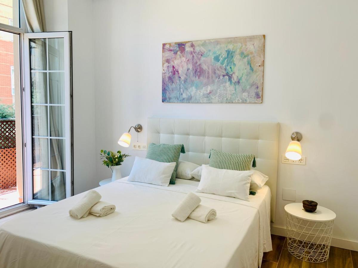 Homely Málaga Luxury Atarazanas Exterior foto